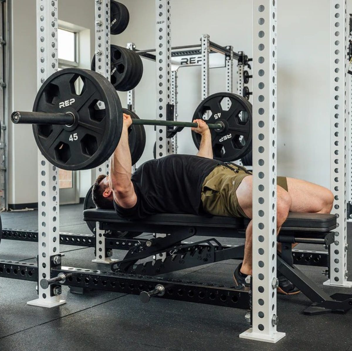 2024's Best Weightlifting Accessories for Home Gyms: Complete Pro Weightlifter Equipment Guide