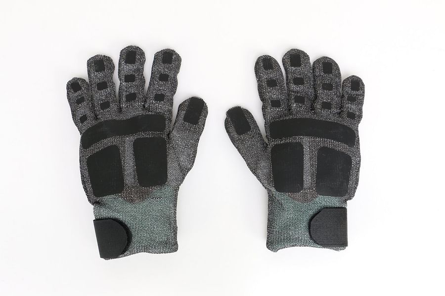 StrengthSync Smart Weight Lifting Gloves