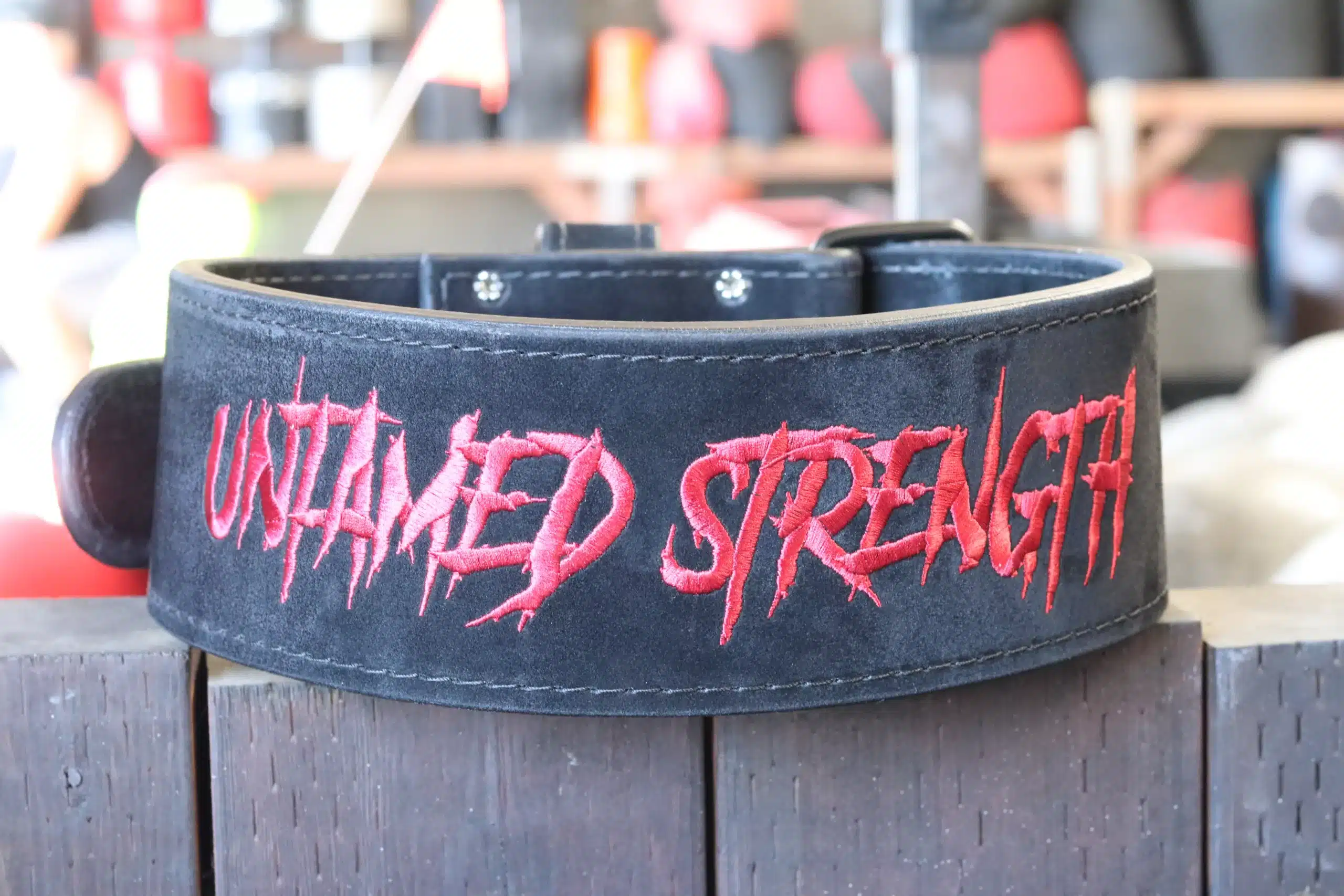 custom logo embroidery weightlifting belt