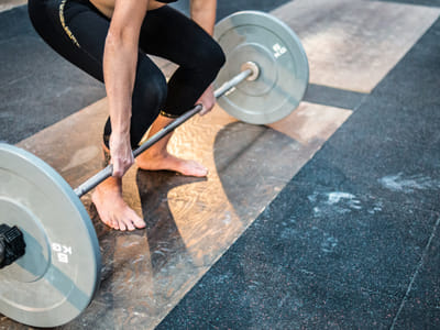 A Guide to Choosing the Best Weight Lifting Shoes for Women: Function, Fit, and Style