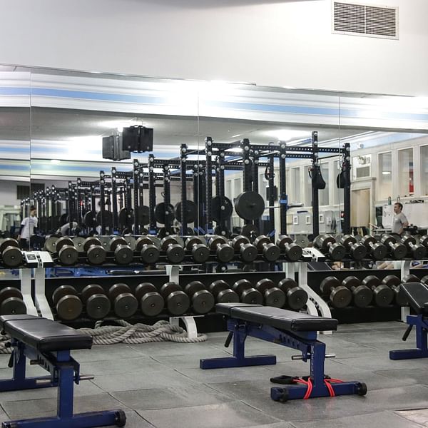Explore the Top Weight Lifting Gyms Near You: A Comprehensive Directory and Comparison