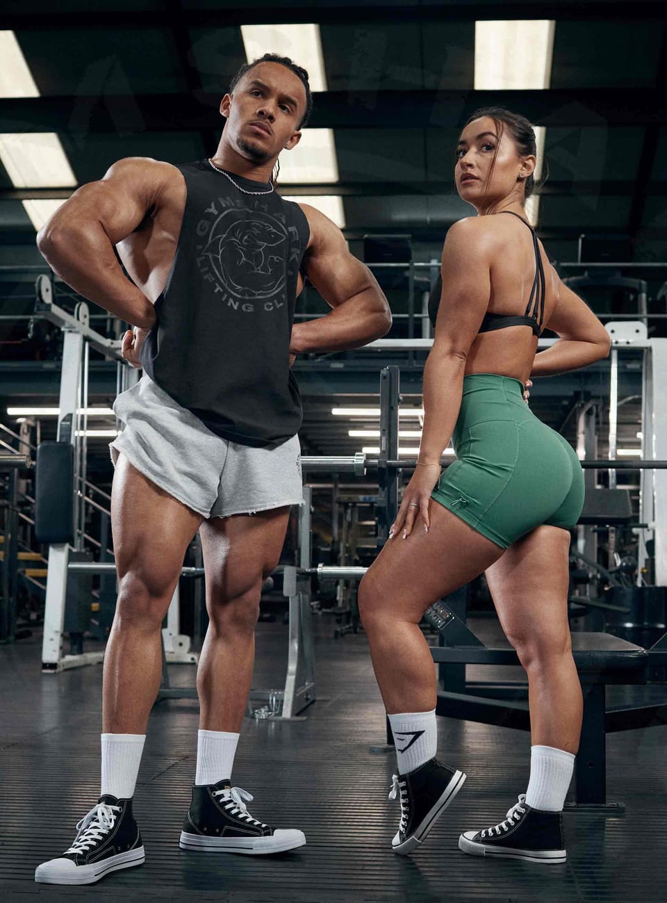 Exploring the Benefits of Wearing a Weight Lifting Shirt: Style Meets Performance