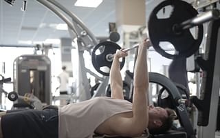 Is lifting heavy weights bad for weight loss?
