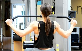 What are some techniques to avoid injury when weightlifting?